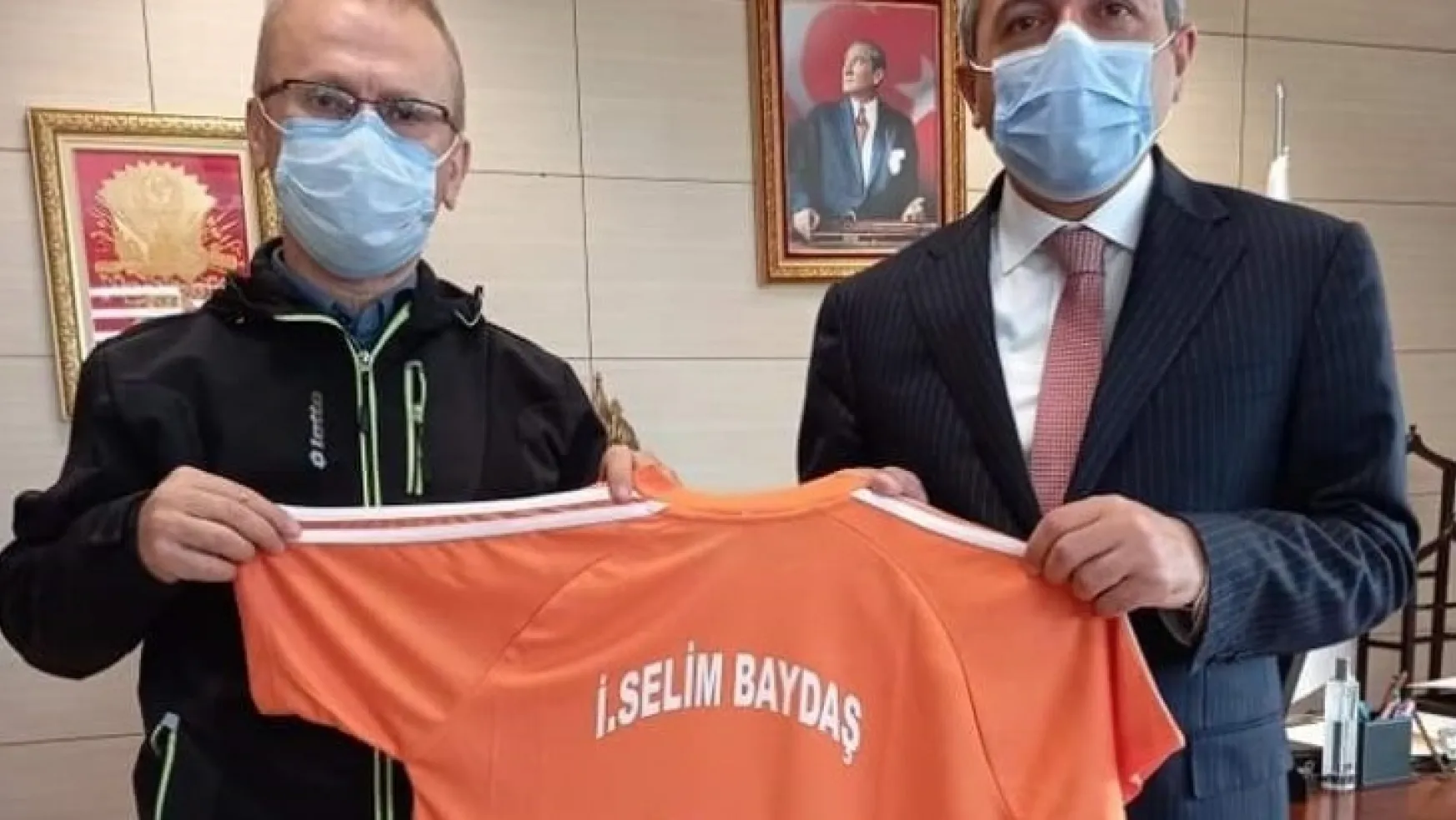 Yeşilyurt Belediyesi Görme Engelliler Spor Kulübü Yönetimi, Bakan Yardımcısı Baydaş'ı Ziyaret Etti