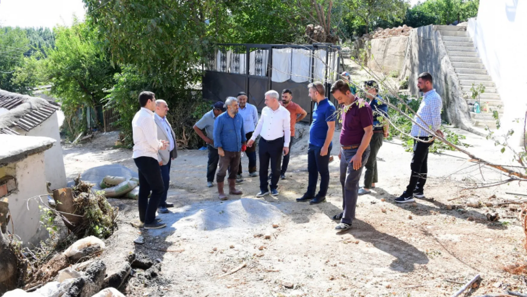 Yeşilyurt Belediyesi, Kendirli İle Samanköy'ün Bağlantı Yolunu Güvenli Hale Getiriyor