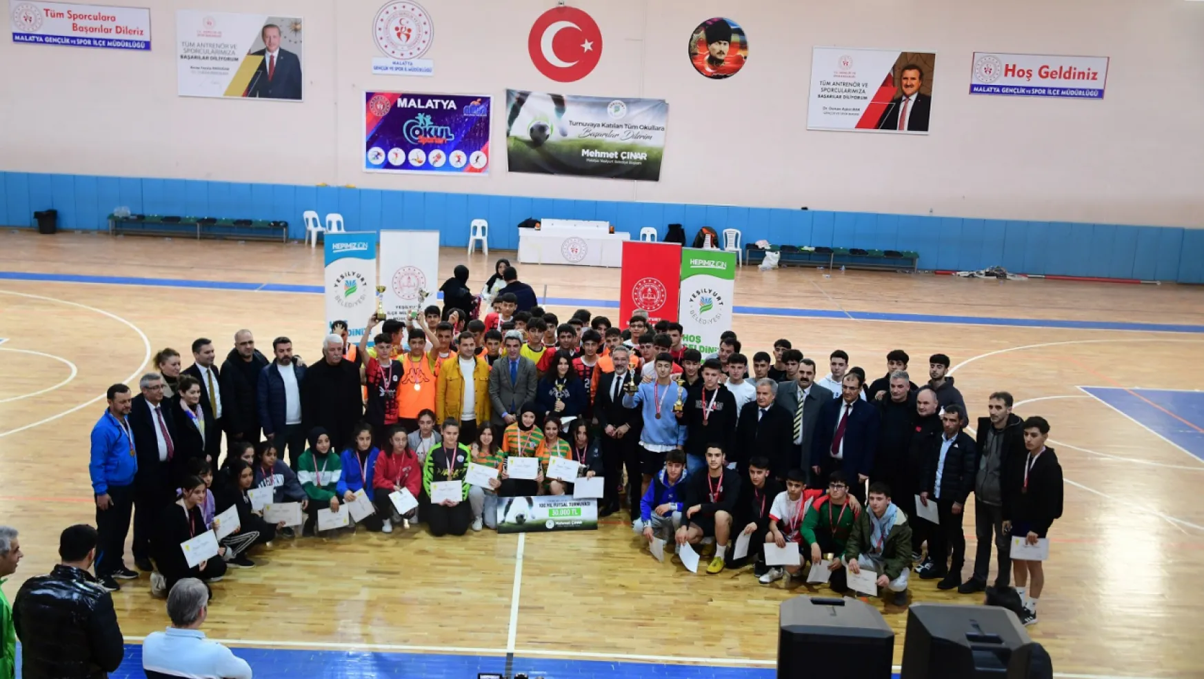 Yeşilyurt Belediyesi'nin Ev Sahipliğinde Gerçekleşen '100.Yıl Futsal Turnuvası' Tamamlandı