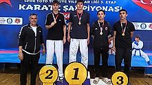24 İlin Yarıştığı Karate Müsabakalarında Malatyalı Sporcu Zirvede