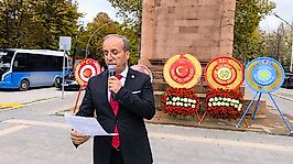 Basri İlhan'dan 29 Ekim'de Atatürk Anıtı'na Çelenk