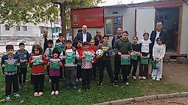 Çöşnük'te Minik Ressamlar Ödüllerine Kavuştu
