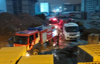 Akpınar Mahallesinde Gece Yarısı Çıkan Yangın Korkuttu