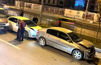 Alt Geçit Girişinde Zincirleme Kazalar Trafiği Aksattı