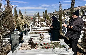 Anne Kızıyla, Baba Oğluyla Yan Yana: Doyduk Ailesinin Acısı İlk Günkü Gibi