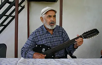 Arapgir'in Usta Sanatçısı Kadir Durak'a 90. Yaş Sürprizi