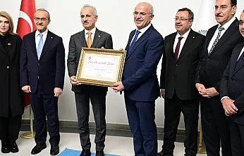 Bakan Uraloğlu'na Başkan Er'den Fahri Hemşehrilik Beratı