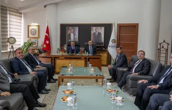 Bakan Yusuf Tekin'den Malatya Büyükşehir Belediyesi'ne Ziyaret