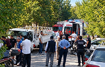 Battalgazi'de Feci Kaza: Araçta Sıkışan Sürücüyü İtfaiye Kurtardı