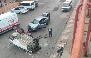 Battalgazi'de Kontrolsüz Araç Yuvarlandı: Küçük Öğrenci Hafif Yaralı