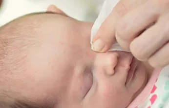 Bebek ve çocuklarda göz sulanması tedavisi