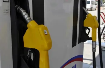 Benzine zam geldi! Akaryakıtta tabela değişti