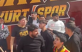 Bitlis Deplasmanında Pankart Krizi! Malatyalı Taraftarlara Biber Gazlı Müdahale