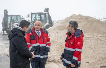 Büyükşehir Belediyesi Ekipleri  Karla Mücadelede 7/24 Sahada