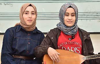 Büyükşehir Belediyesinin Ücretsiz YKS Kursları Rabia'yı Hayaline Kavuşturdu