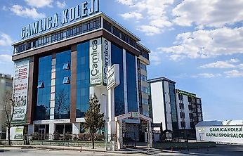 Çamlıca Fen Lisesi öğrencilerini geleceğe hazırlıyor