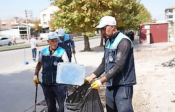 Çatyol Konteyner Çarşısı'nda Boşalan Alanlar Temizleniyor