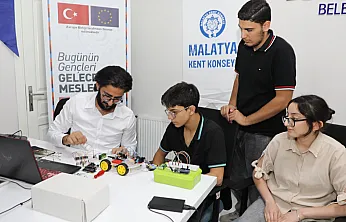 Çocuklar Robotik Kodlamayla Geleceğe Hazırlanıyor