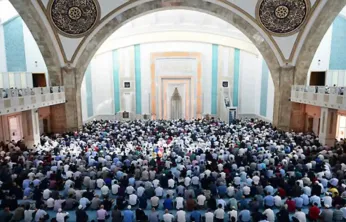 Cuma Hutbesinde Akran Zorbalığına Karşı Uyarı