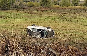 Doğanşehir'de Feci Kaza! Takla Atan Otomobilde 2 Kişi Yaralandı