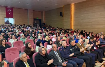 Doğanşehir'de Gençlere Uyuşturucu ve Siber Suçlarla Mücadele Anlatıldı