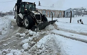 Doğanşehir'de Kar Seferberliği: Belediye Ekipleri 7/24 Sahada