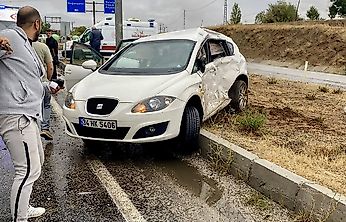 Doğanşehir'de TIR ile Otomobil Çarpıştı