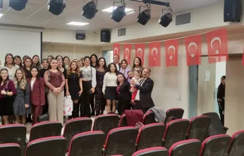 Doğru İnsanlar Derneği'nden 24 Kasım'da Anlamlı Ziyaret: Öğretmenlere ve Atatürk'e Saygı