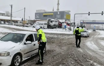 Doğu Karadeniz'e Yoğun Kar, Ege'ye Fırtına: Malatya'da Don Tehlikesi