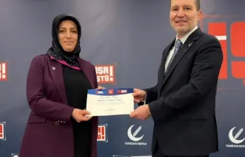 Dr.Fatih Erbakan'dan Başkan Koşar'a Ödül