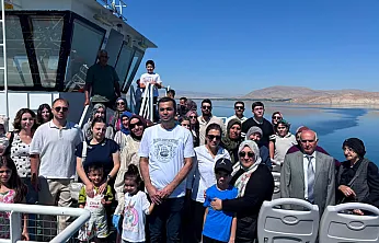 EMŞAV'dan Şehit ve Gazi Ailelerine Anlamlı Kitap Kulübü Etkinliği