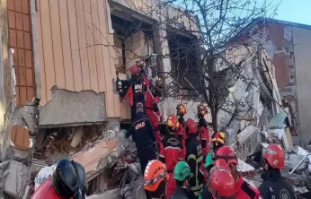 Gebze'de çöken binada aynı aileden 4 kişi hayatını kaybetti