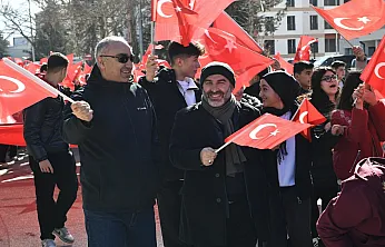 Gençlerden 'Tek Bayrak, Tek Vatan' Mesajı