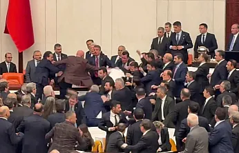 Genel Kurul'da Gergin Dakikalar: Vekiller Arasında Arbede