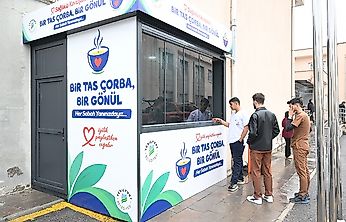 Hasan Çalık Devlet Hastanesi Önünde Sıcak Çorba İkramı