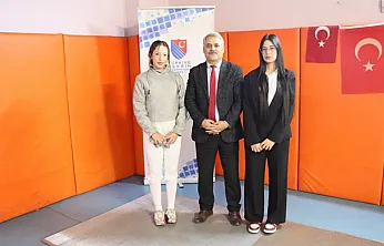 İkiz Kardeşlerden Eskrimde Çifte Gurur