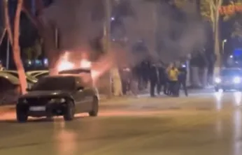 İnönü Caddesi'nde Araç Yangını Paniğe Neden Oldu