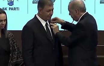 İzmir Büyükşehir Belediye Başkanı Cemil Tugay AK Parti'ye katıldı