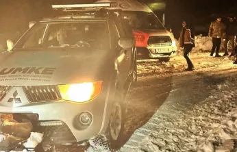 Kar ve Tipiyle Yarışan UMKE: Pütürge'de İki Hastaya Gece Yarısı Müdahalesi