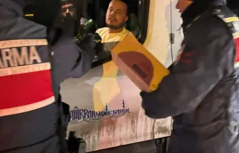 Kar Yolu Kapattı, Jandarma Vatandaşların Yanında Oldu