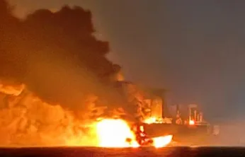 Karadeniz'de 2 gemide yangın