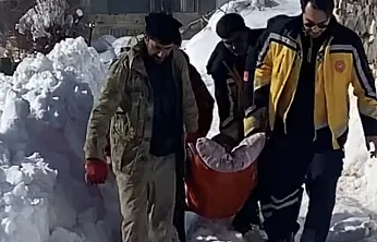 Karla Kapanan Yolda Hayat Kurtaran Dayanışma