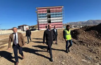 Kaymakam Sungur TOKİ'deki okul inşaatlarını inceledi