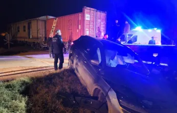 Malatya Battalgazi'de Yük Treni Otomobile Çarptı: 5 Yaralı