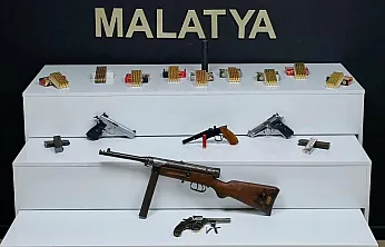 Malatya'da 8 Adrese Eş Zamanlı Operasyon: Çok Sayıda Silah Ele Geçirildi