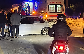 Malatya'da Akşam Saatlerinde İki Ayrı Kaza: Araçlar Hurdaya Döndü