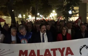 Malatya'da Cumhuriyet Bayramı Tartışması: Marşlar Repertuardan Çıkarıldı, Halk Sokaklara Taştı