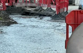 Malatya'da İçme Suyu Hattı Patladı, Sokaklar Sular Altında Kaldı