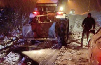 Malatya'da kar yağışı nedeniyle mahsur kalan vatandaşlar kurtarıldı