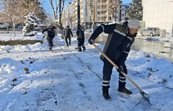 Malatya'da Karla Mücadele Seferberliği Aralıksız Devam Ediyor
